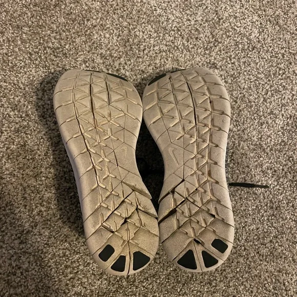 Nike free flyknit shoes - Picture 3 of 4